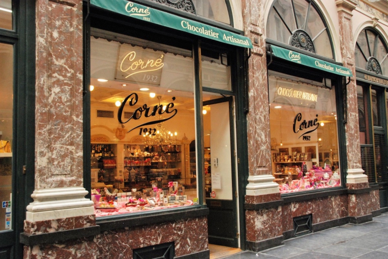 ecommerce-ST MARTIN DE PALLIERES-min_chocolate_chocolaterie_shop_luxury_chic_gallery_brussels_belgium-558146